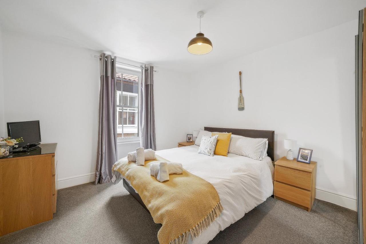 30 Percent Off! The Central Whitby Gem - 4 Bedrooms Εξωτερικό φωτογραφία
