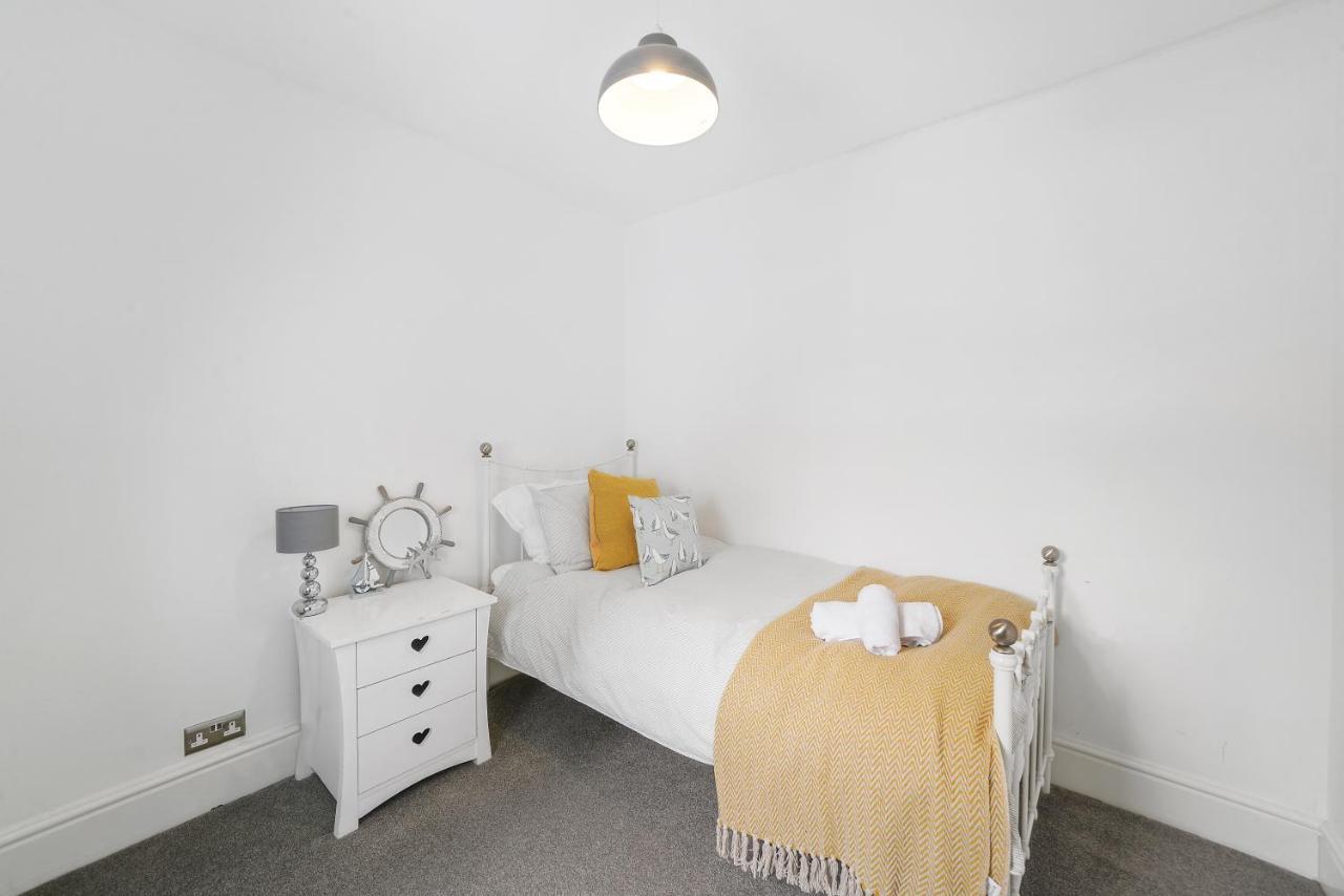 30 Percent Off! The Central Whitby Gem - 4 Bedrooms Εξωτερικό φωτογραφία
